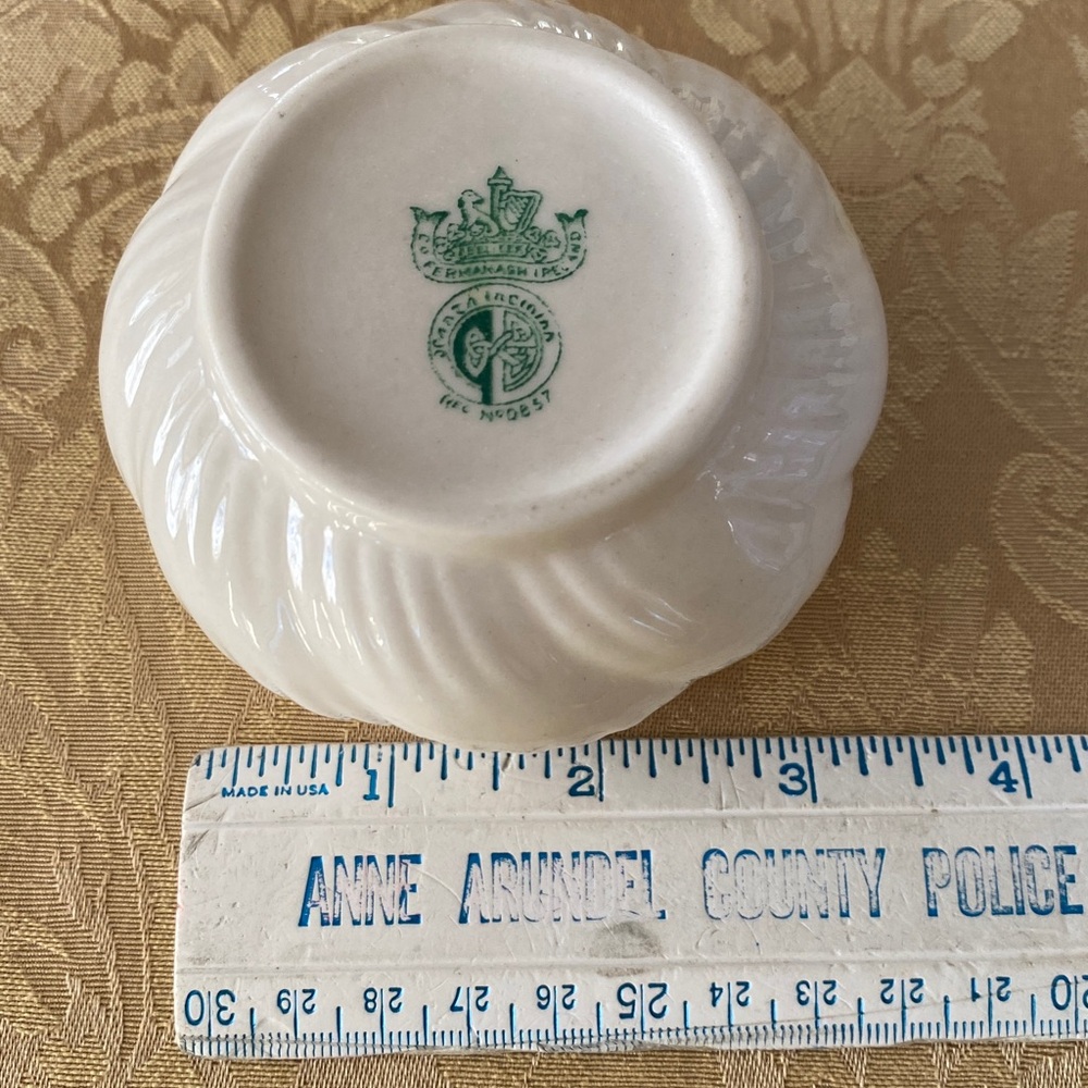 BELLEEK Ribbon Sugar - Picture 8 of 8